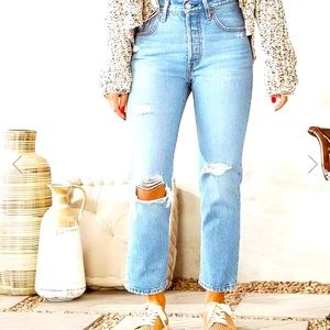 Levi's 501 cropped jeans womens light medium wash 28